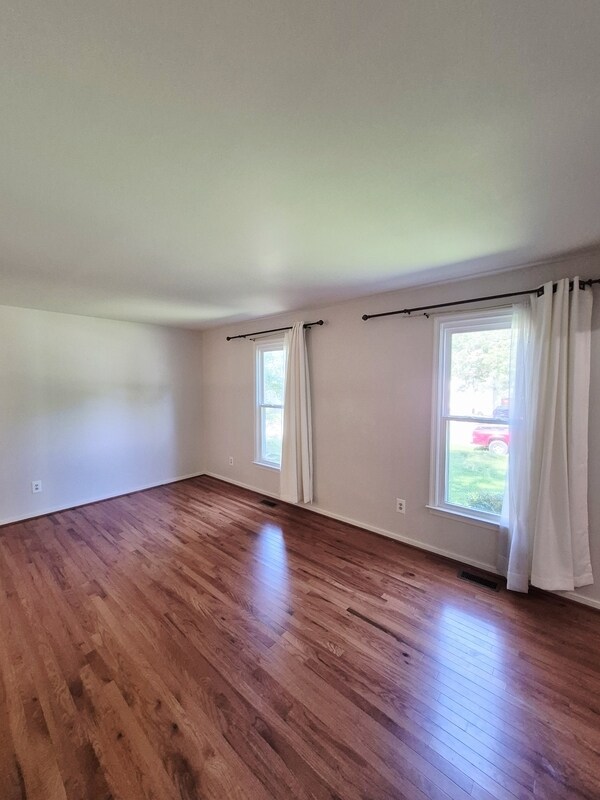 Building Photo - 9019 Double Tree Ln