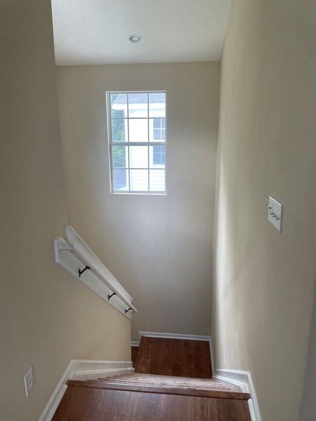 Foto del edificio - 2 Bed 2 Bath Condo with Amenities In Oakleaf Plantation!