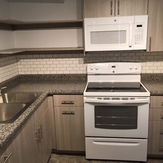 Primary Photo - 28 N Hillside Ave