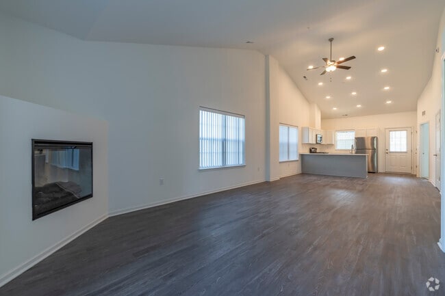 2BR, 2BA - 1,125SF - The Haven II - Living Room/Dining Room - Highland Knolls Apartments