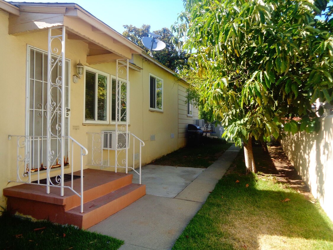 Primary Photo - 1 Bedroom 1 Bath Remodeled Apartment for R...