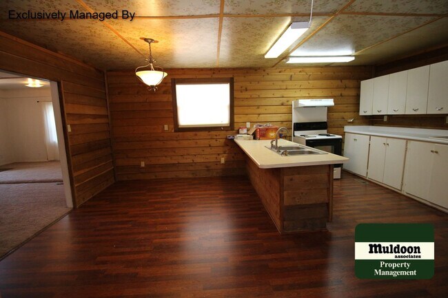 Foto del edificio - 7380 Maine Ln