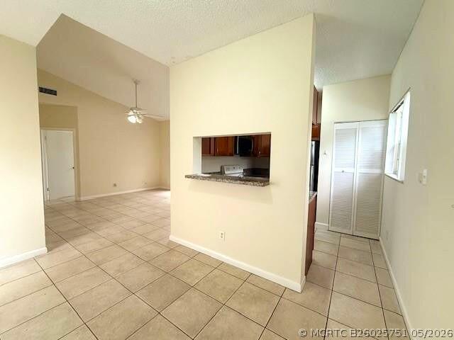 Foto del edificio - 671 Cypress Lake Blvd