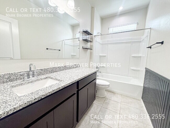 Building Photo - 5223 E Diatomite Dr