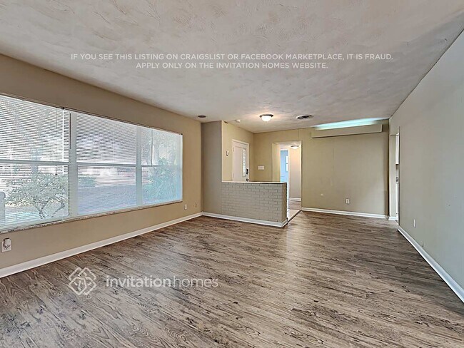 Building Photo - 2332 Harn Blvd