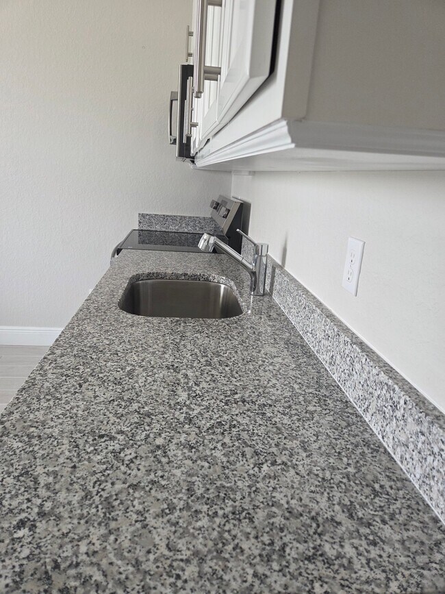 Foto del edificio - 4656 SW Lassiter Terrace