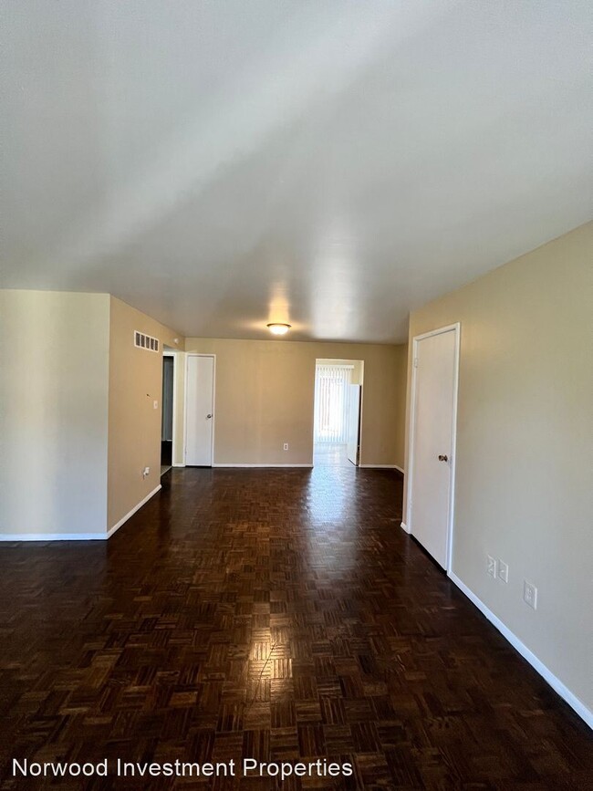 Building Photo - 3 br, 1 bath House - 2979 Fourtowers Drive