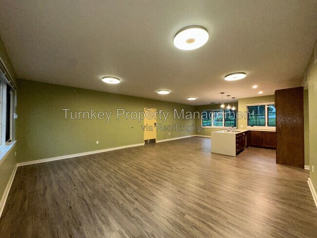 Foto del edificio - 3223 Kavanaugh Blvd