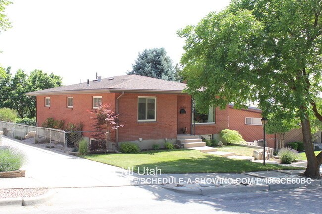 Foto del edificio - 2530 E Blaine Ave