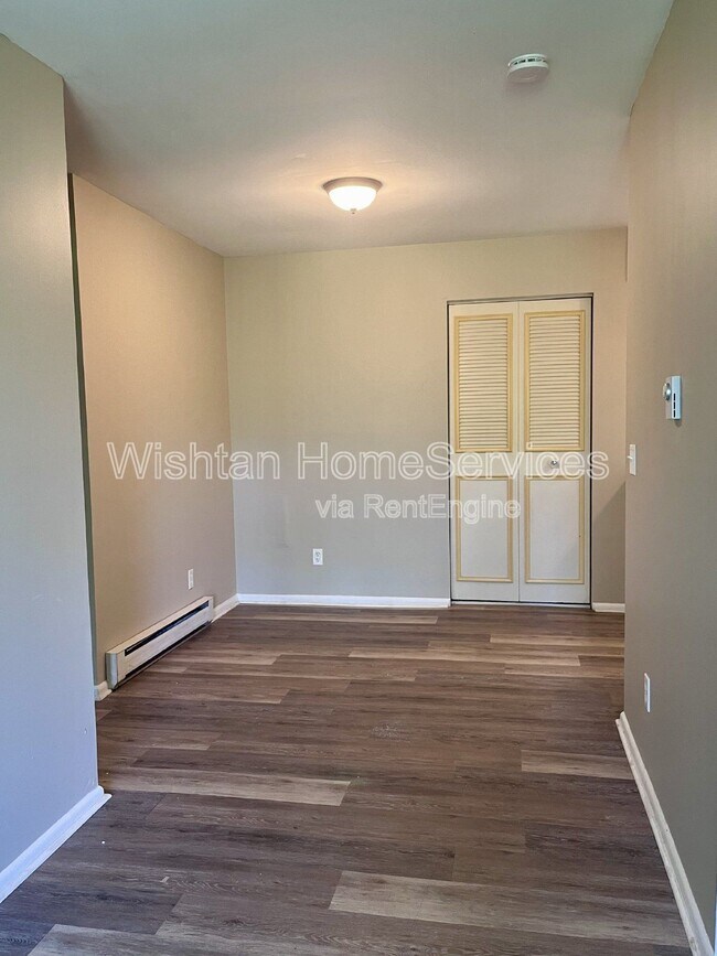 Foto del edificio - 220 Charleston Blvd