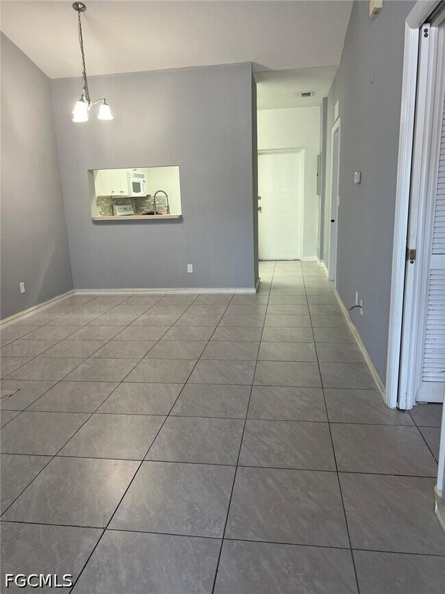 Foto del edificio - 8358 Bernwood Cove Loop