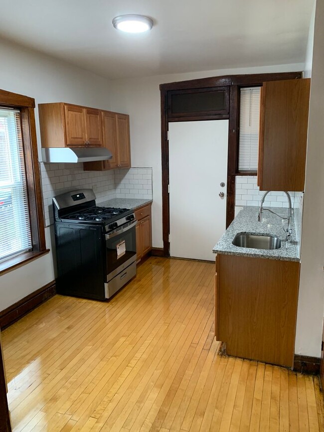 Foto del edificio - 4024 W Cortland St