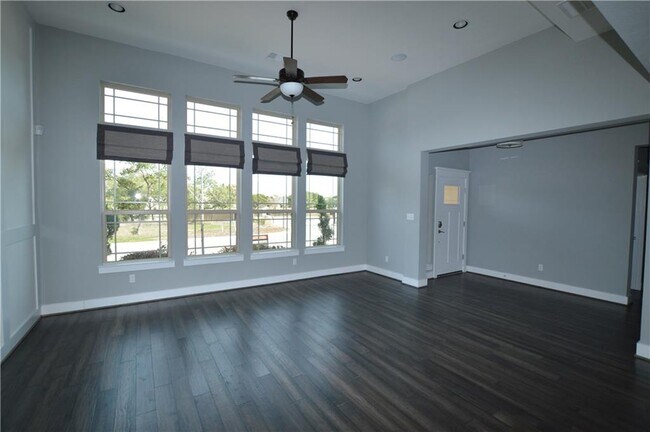 Building Photo - 1775 Rowdy Loop
