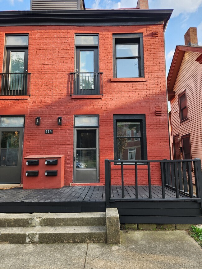 Foto del edificio - 115 W 2nd Ave