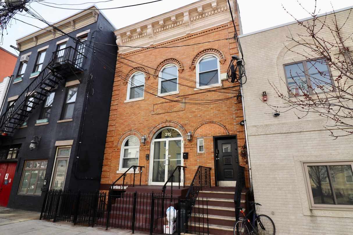 Primary Photo - 315 3rd St