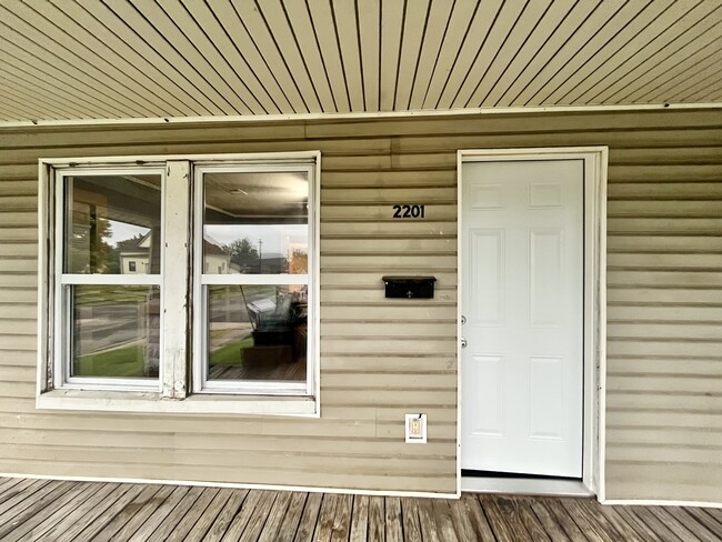 New front door - 2201 N I St