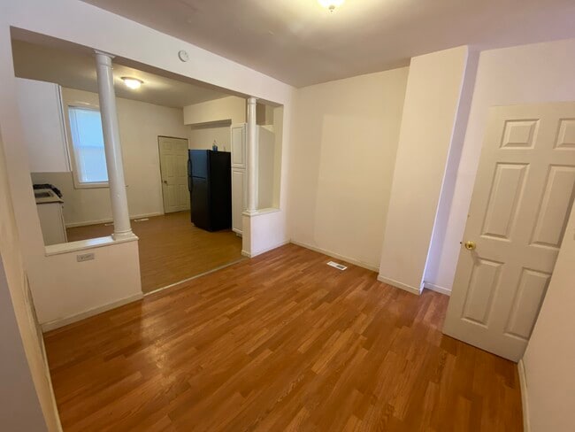 Building Photo - 2022 E Preston St