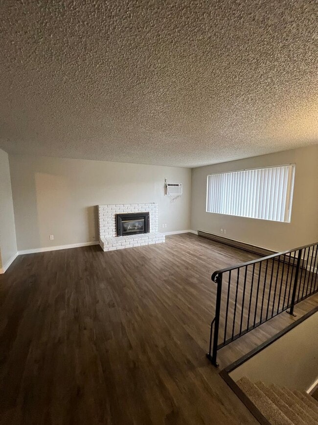 Foto del edificio - 328-328 E Wabash Ave