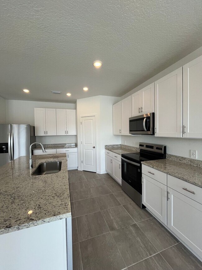 Foto del edificio - New Construction in Flagler Village 4bedroom 3 bath!!!!!