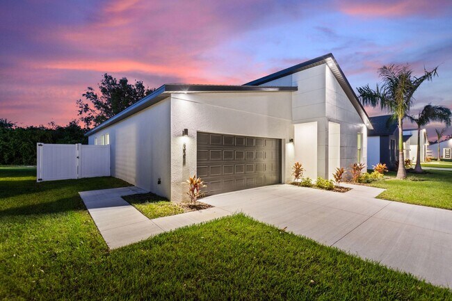 Foto del edificio - Newly built! - 1790 Model A - 4 Bed/2 Bath...