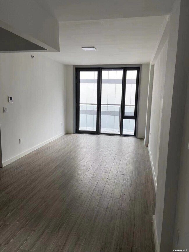 Foto del edificio - 14425 Sanford Ave
