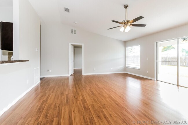 Foto del edificio - 2257 SW Matheson Terrace