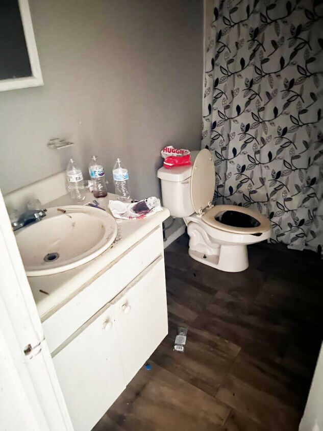 Bathroom - 3121 7th Ave