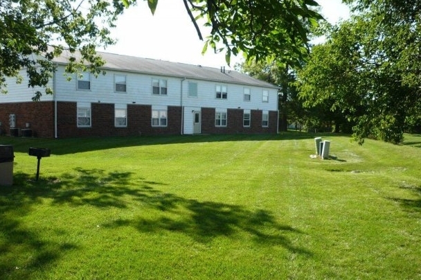 Building Photo - Country Villa Apartments