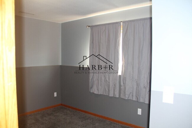 Foto del edificio - 4874 Opal Ln NW