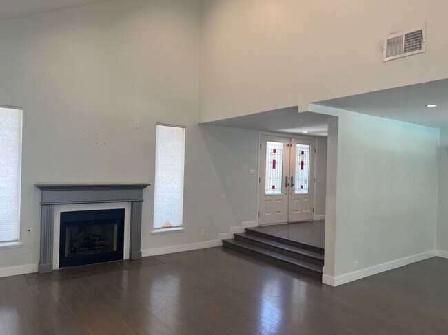 Foto del edificio - 8431 Faust Ave