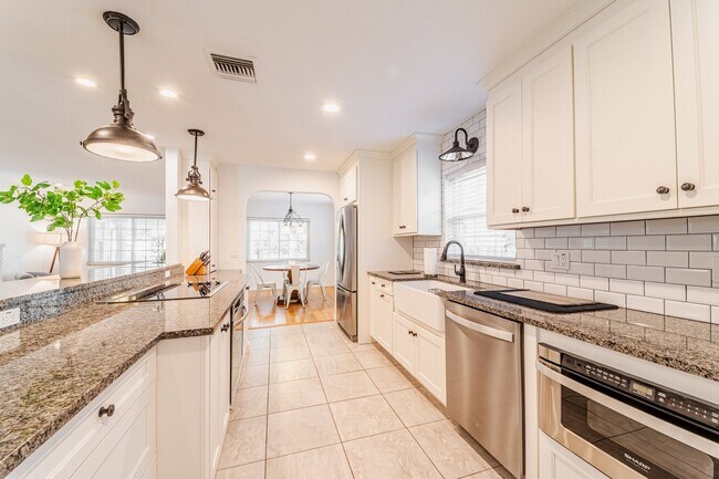 Foto del edificio - 3227 N Orange Ave