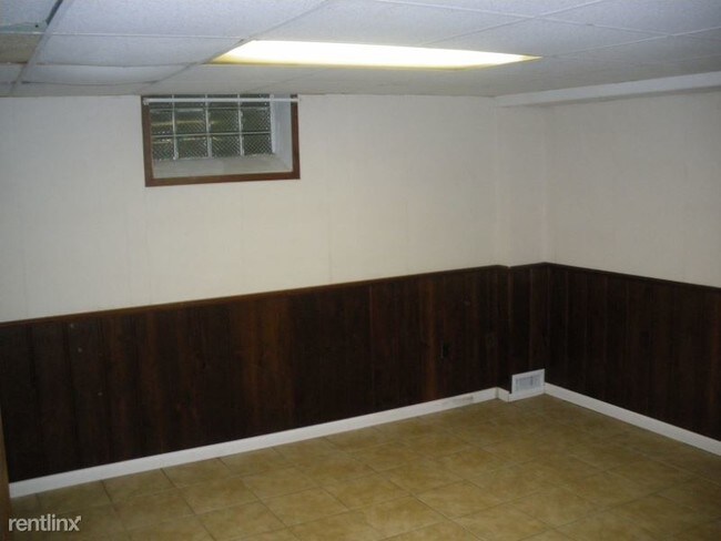 Building Photo - 13432 Frazho Rd