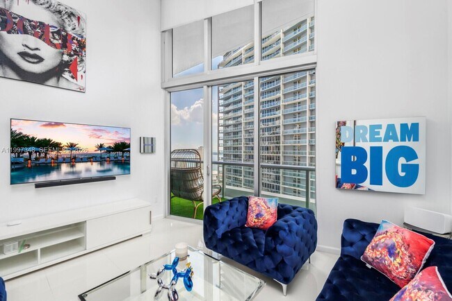 Building Photo - 475 Brickell Ave