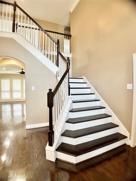 Building Photo - 8431 Big Bend Dr