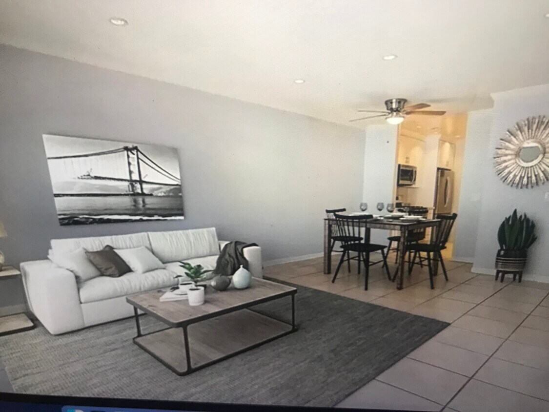 Liveng room - 15344 Weddington St