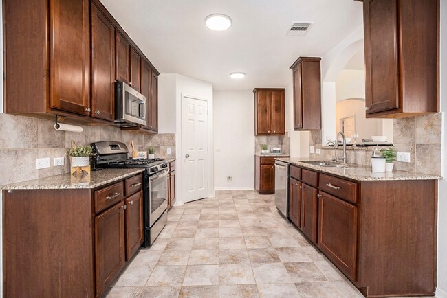 Building Photo - 1195 Quarterhorse Dr