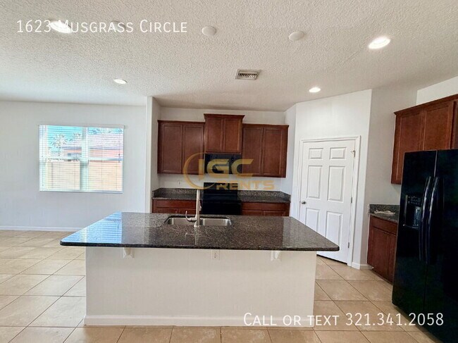 Building Photo - 1623 Musgrass Cir