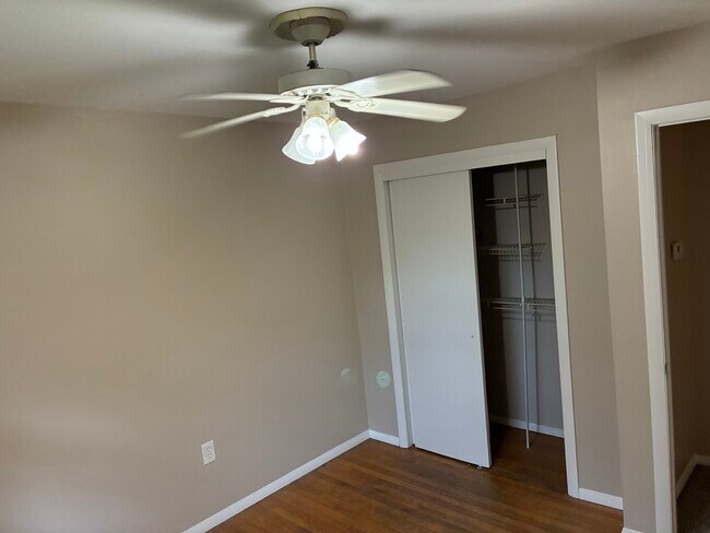 Foto del edificio - 508 Plain Hill Rd
