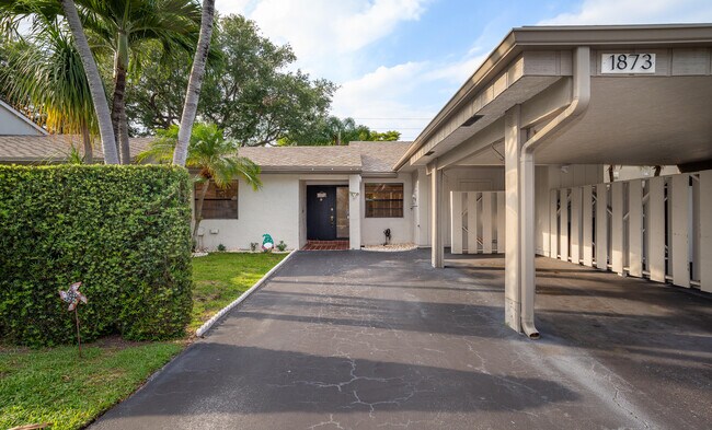 Foto del edificio - 1873 Deer Creek Wildwood Ln E