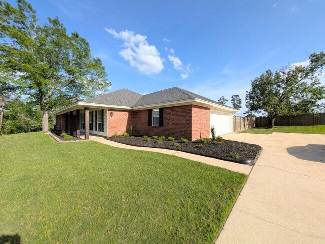 Foto del edificio - 531 Pine Hills Dr