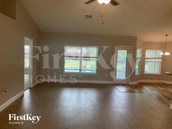 Building Photo - 2602 Beeville Ave