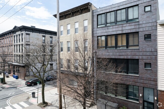 Foto del edificio - 400 Madison St