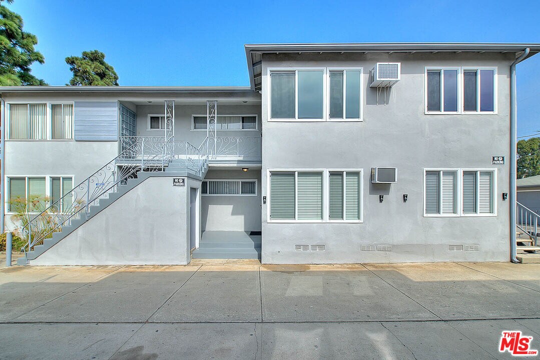 Foto principal - 9328 Crenshaw Blvd