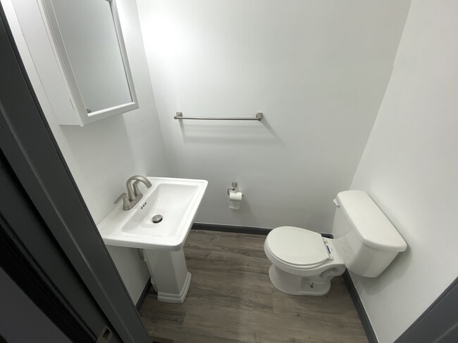 Foto del edificio - 2109 N Franklin St