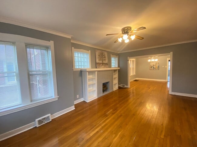 Building Photo - 5237 W Agatite