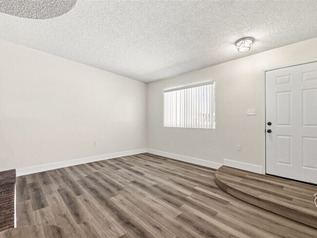 Foto del edificio - 2103 N 10th Ave