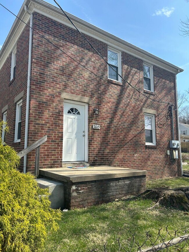 Building Photo - 2013-2015 Elmwood Ave