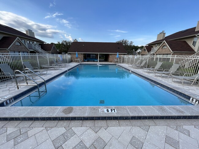 Pool and Clubhouse - 5001 Grande Dr