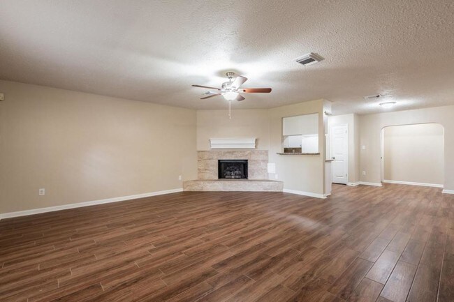 Foto del edificio - 1007 Cascade Creek Dr