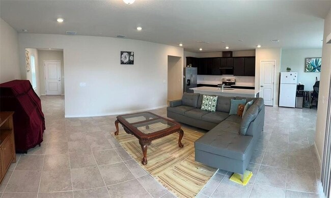 Building Photo - 2102 Charming Ave